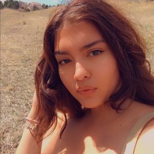 Meet your Posher, Kiana